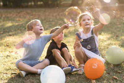 spelende kinderen